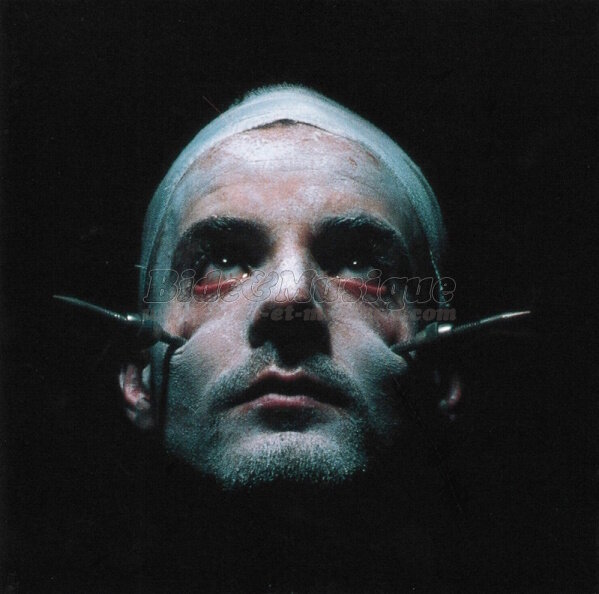 Rammstein - coin des guit'hard, Le